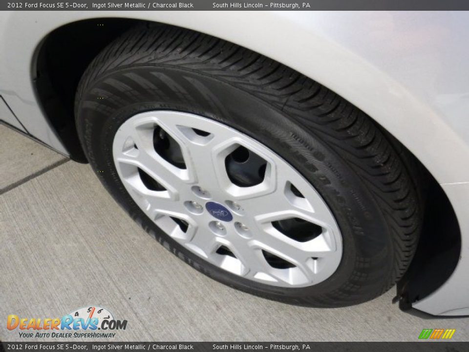 2012 Ford Focus SE 5-Door Ingot Silver Metallic / Charcoal Black Photo #9