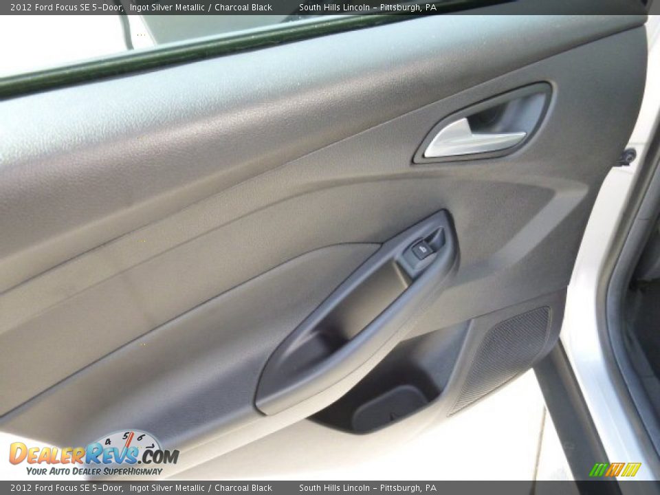 2012 Ford Focus SE 5-Door Ingot Silver Metallic / Charcoal Black Photo #18