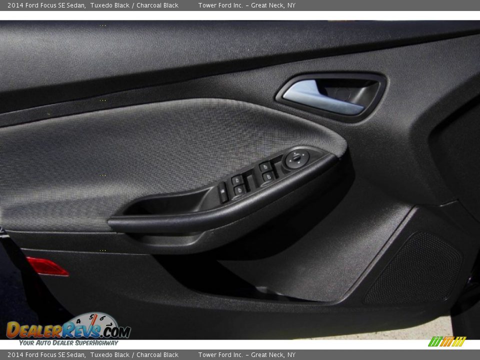 2014 Ford Focus SE Sedan Tuxedo Black / Charcoal Black Photo #9