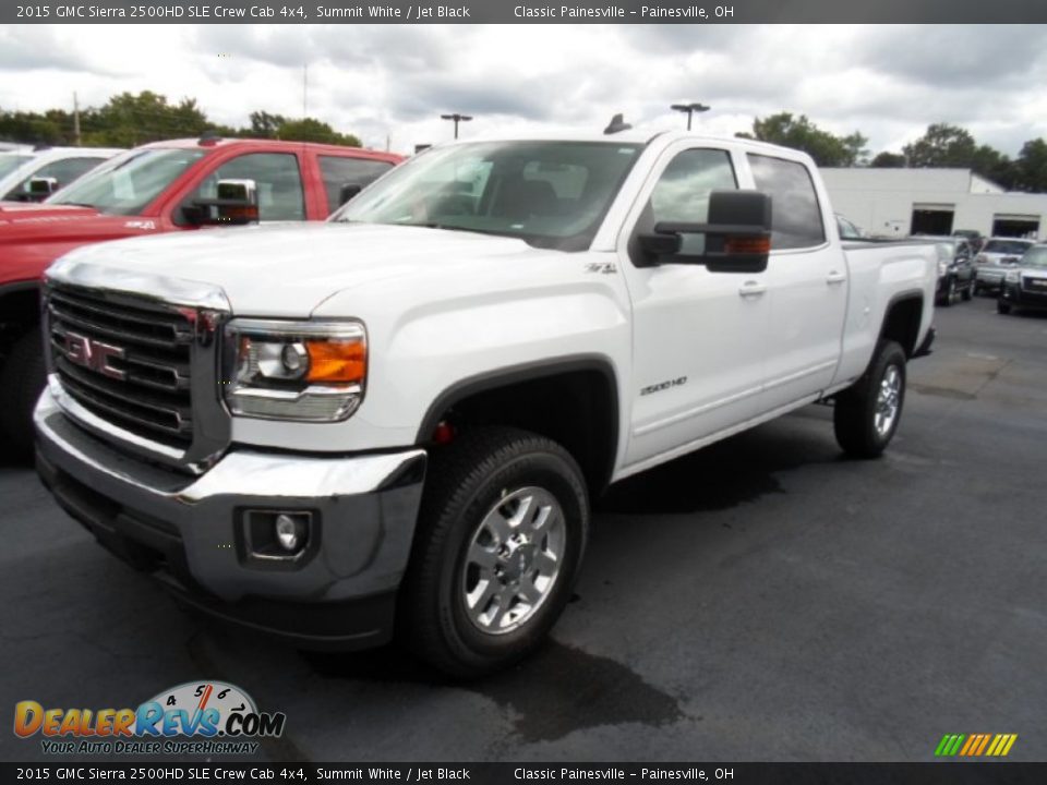 Front 3/4 View of 2015 GMC Sierra 2500HD SLE Crew Cab 4x4 Photo #1