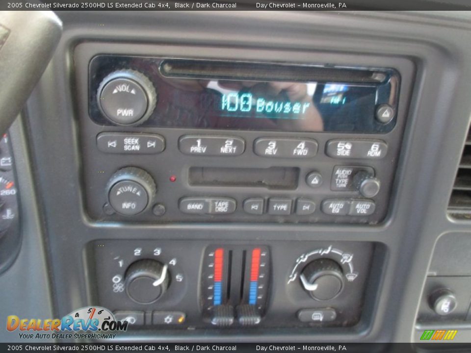 2005 Chevrolet Silverado 2500HD LS Extended Cab 4x4 Black / Dark Charcoal Photo #25