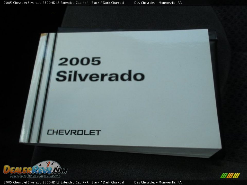 2005 Chevrolet Silverado 2500HD LS Extended Cab 4x4 Black / Dark Charcoal Photo #28