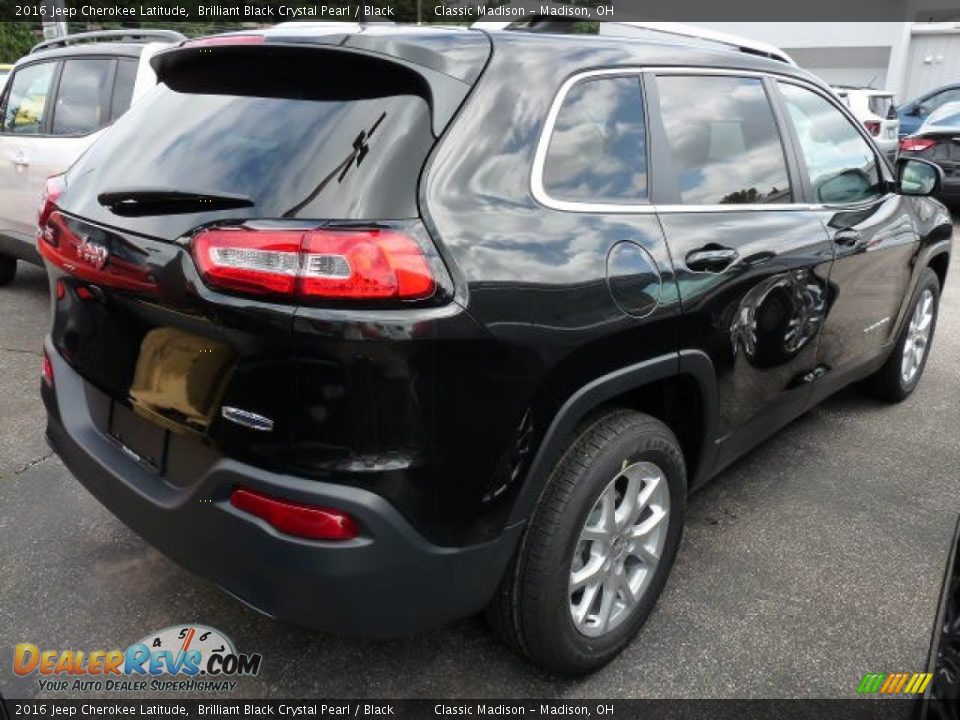 2016 Jeep Cherokee Latitude Brilliant Black Crystal Pearl / Black Photo #2