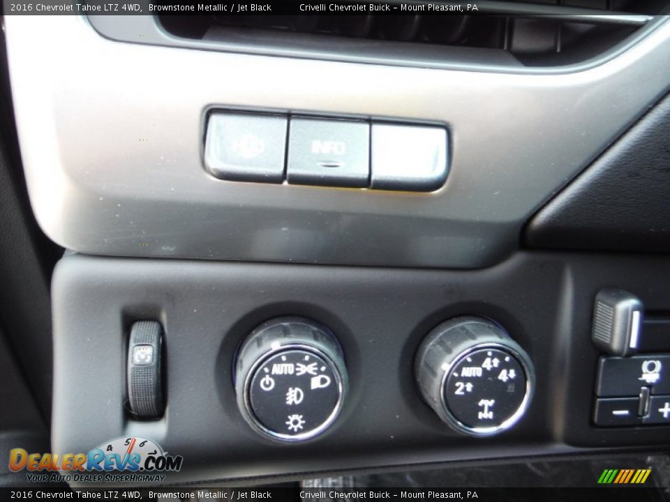 Controls of 2016 Chevrolet Tahoe LTZ 4WD Photo #11