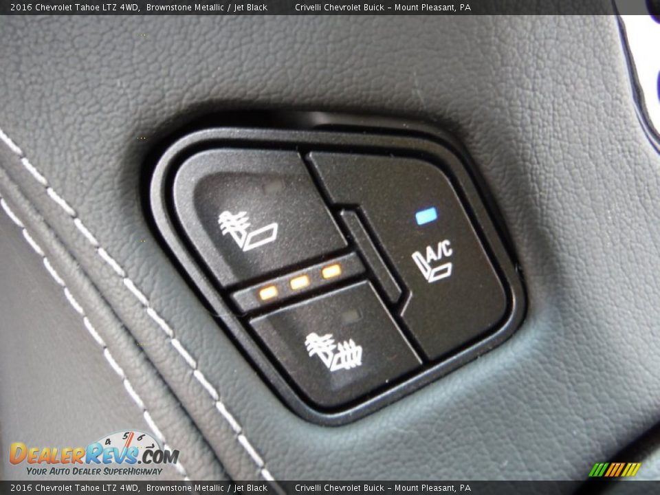 Controls of 2016 Chevrolet Tahoe LTZ 4WD Photo #25