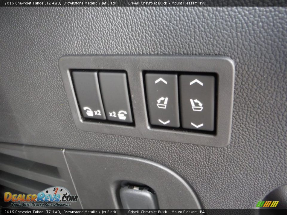 Controls of 2016 Chevrolet Tahoe LTZ 4WD Photo #35