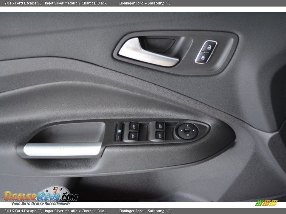 2016 Ford Escape SE Ingot Silver Metallic / Charcoal Black Photo #6