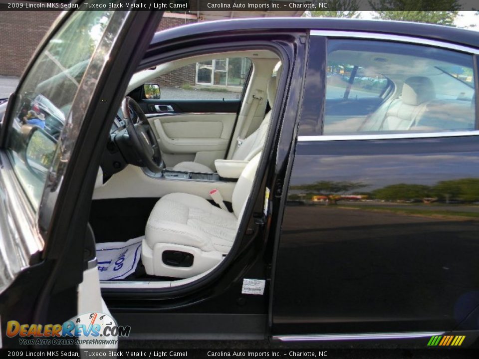 2009 Lincoln MKS Sedan Tuxedo Black Metallic / Light Camel Photo #17