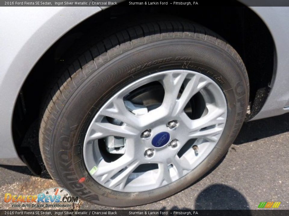 2016 Ford Fiesta SE Sedan Ingot Silver Metallic / Charcoal Black Photo #7