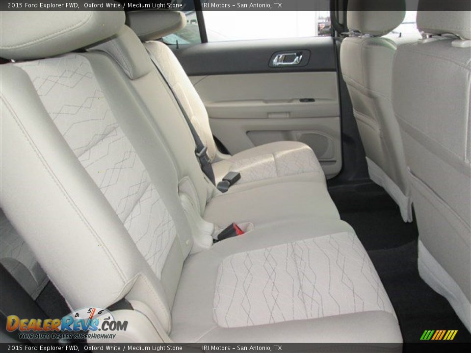 2015 Ford Explorer FWD Oxford White / Medium Light Stone Photo #16