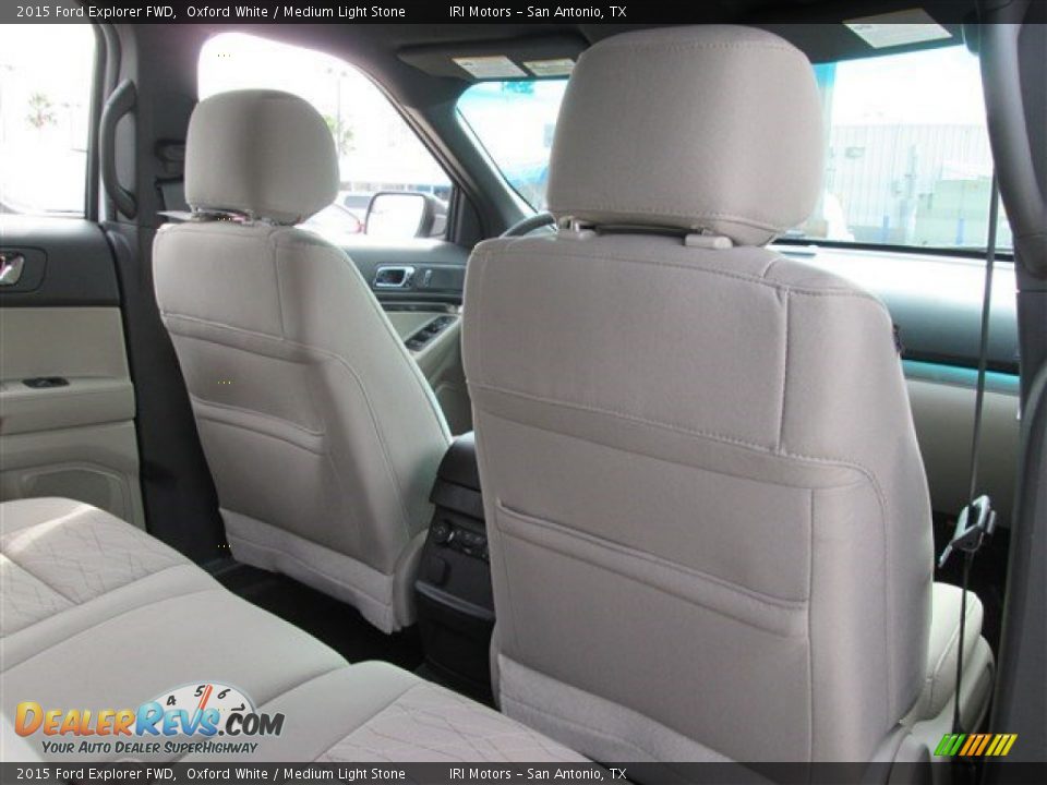 2015 Ford Explorer FWD Oxford White / Medium Light Stone Photo #17