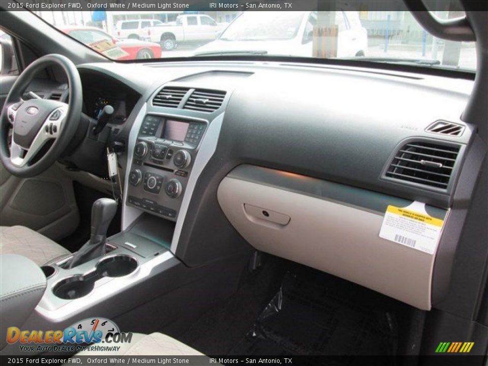 2015 Ford Explorer FWD Oxford White / Medium Light Stone Photo #19