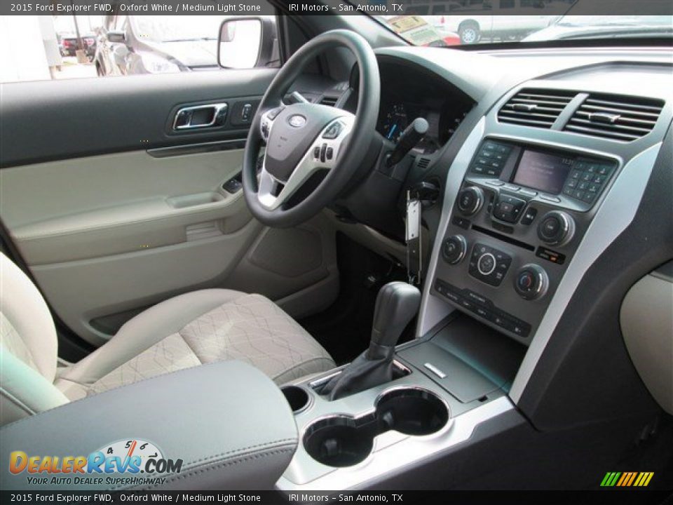 2015 Ford Explorer FWD Oxford White / Medium Light Stone Photo #20
