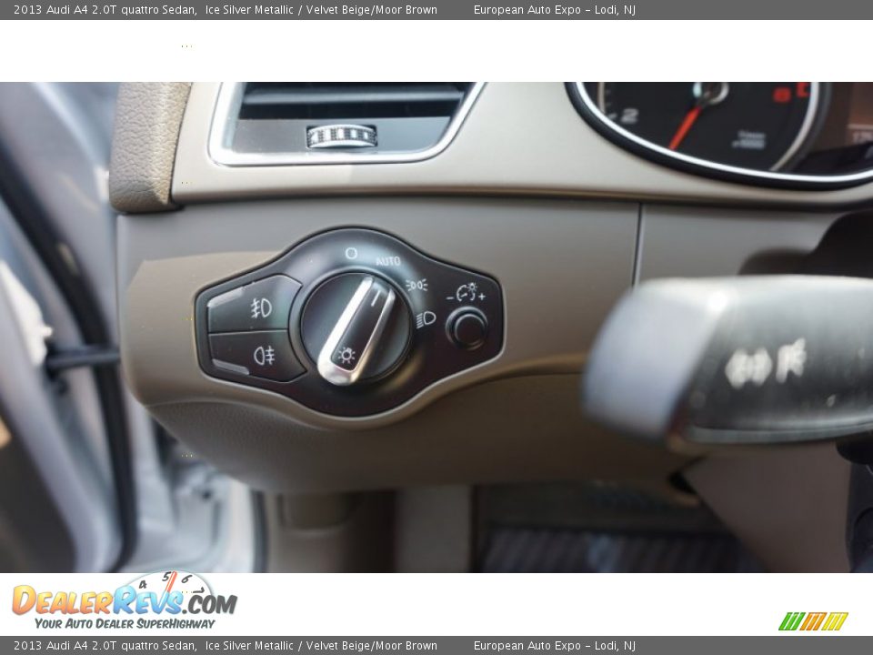 2013 Audi A4 2.0T quattro Sedan Ice Silver Metallic / Velvet Beige/Moor Brown Photo #21