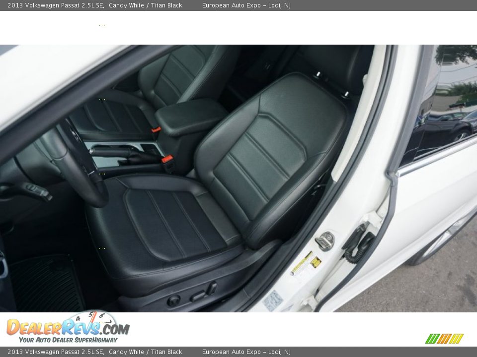2013 Volkswagen Passat 2.5L SE Candy White / Titan Black Photo #6