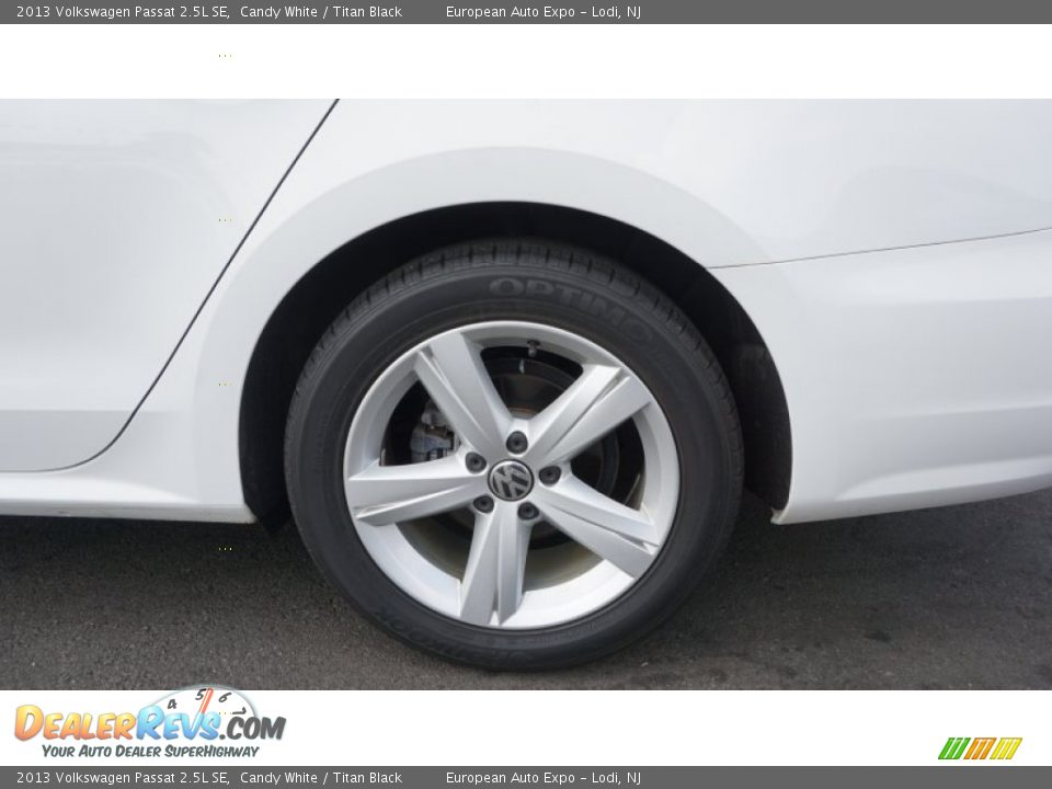 2013 Volkswagen Passat 2.5L SE Candy White / Titan Black Photo #17