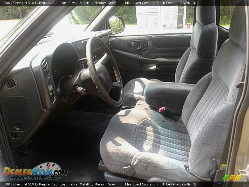 2001 Chevrolet S10 LS Regular Cab Light Pewter Metallic / Medium Gray Photo #13