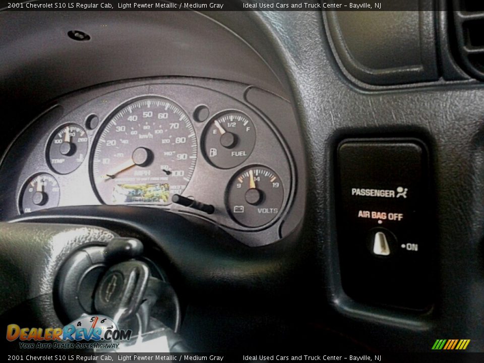 2001 Chevrolet S10 LS Regular Cab Light Pewter Metallic / Medium Gray Photo #17