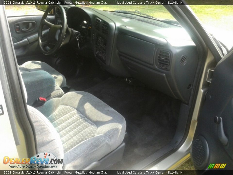 2001 Chevrolet S10 LS Regular Cab Light Pewter Metallic / Medium Gray Photo #21