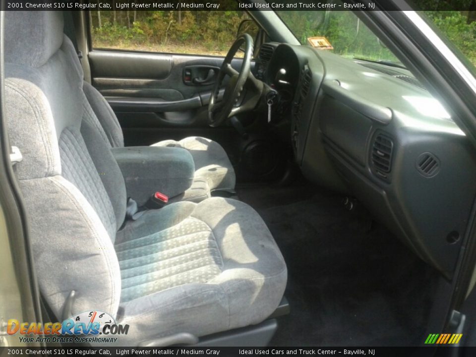 2001 Chevrolet S10 LS Regular Cab Light Pewter Metallic / Medium Gray Photo #22