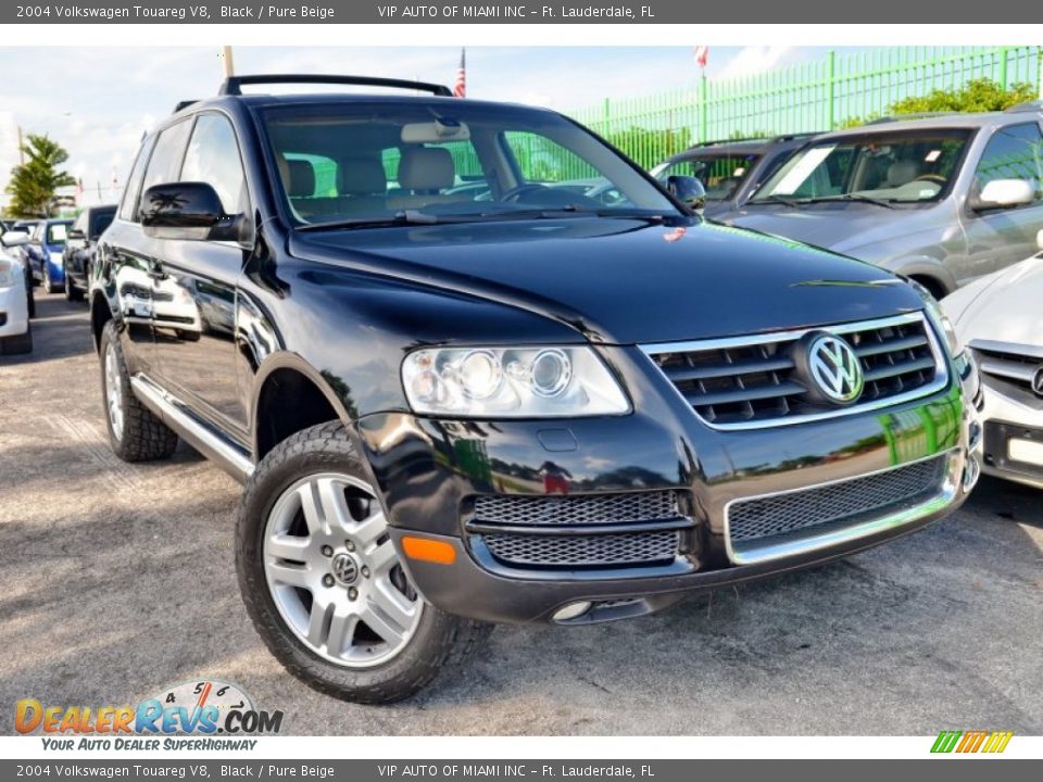 Front 3/4 View of 2004 Volkswagen Touareg V8 Photo #1