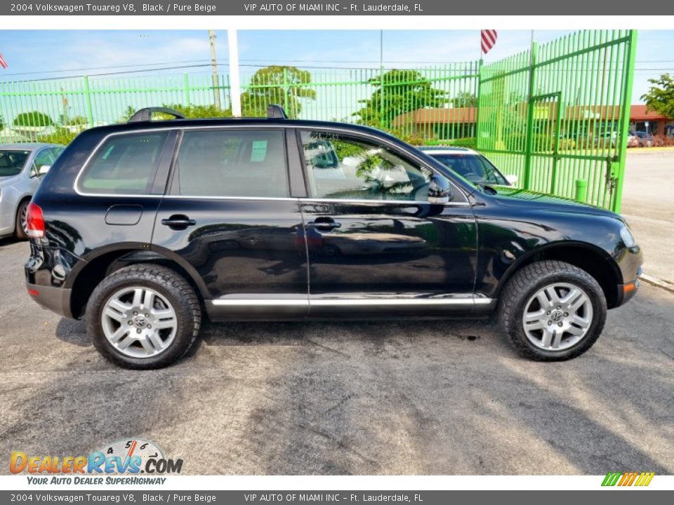2004 Volkswagen Touareg V8 Black / Pure Beige Photo #6