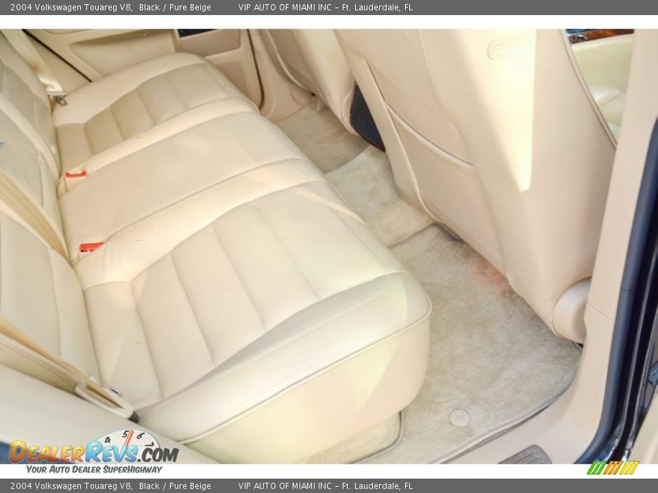 2004 Volkswagen Touareg V8 Black / Pure Beige Photo #12