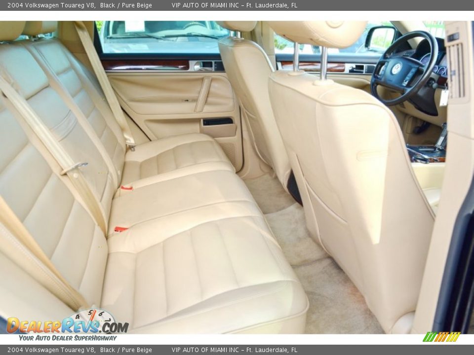 2004 Volkswagen Touareg V8 Black / Pure Beige Photo #13