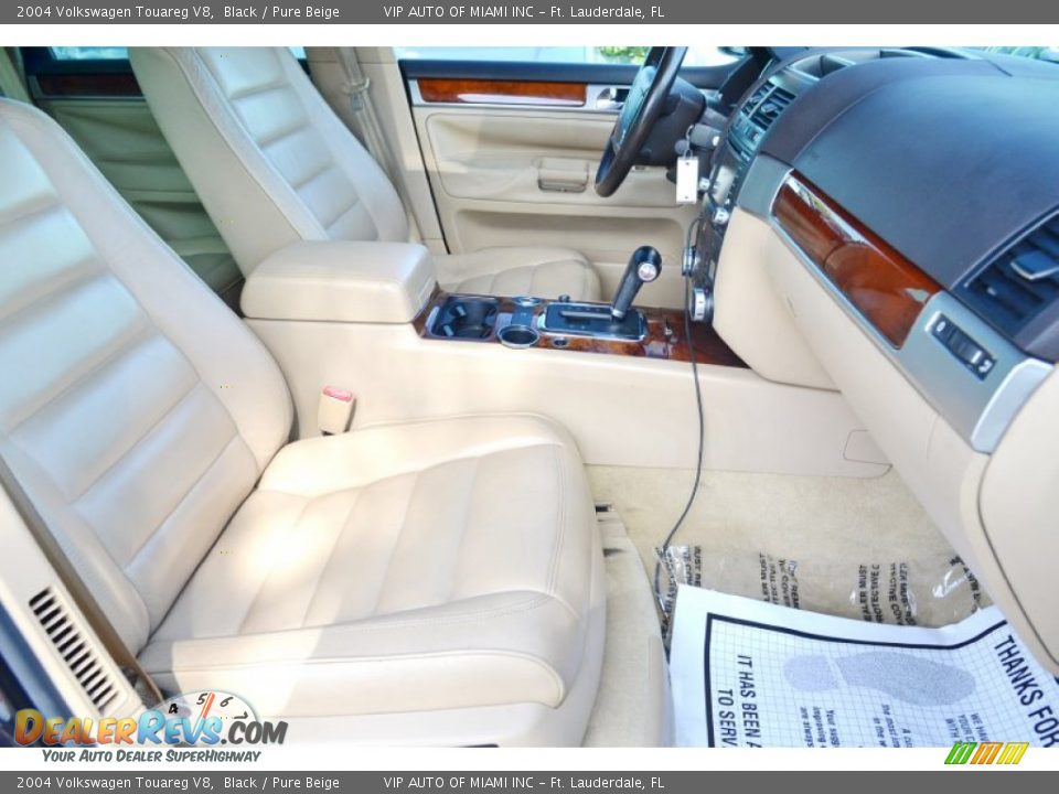 2004 Volkswagen Touareg V8 Black / Pure Beige Photo #19