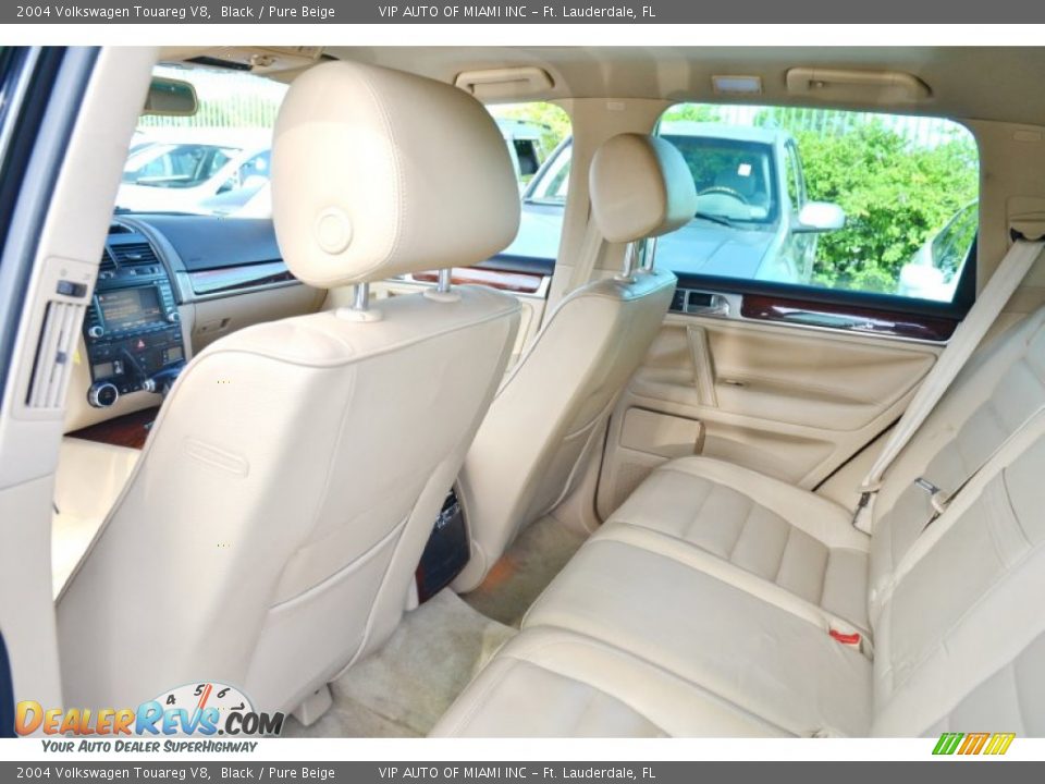 2004 Volkswagen Touareg V8 Black / Pure Beige Photo #28