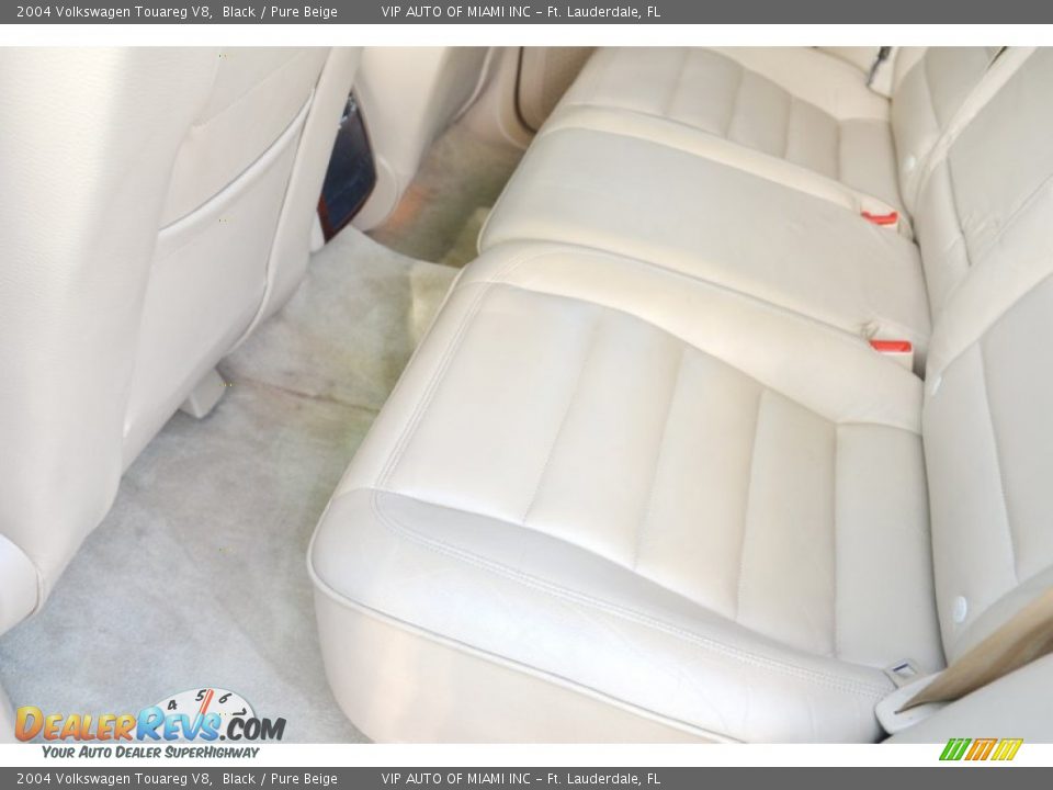 2004 Volkswagen Touareg V8 Black / Pure Beige Photo #30