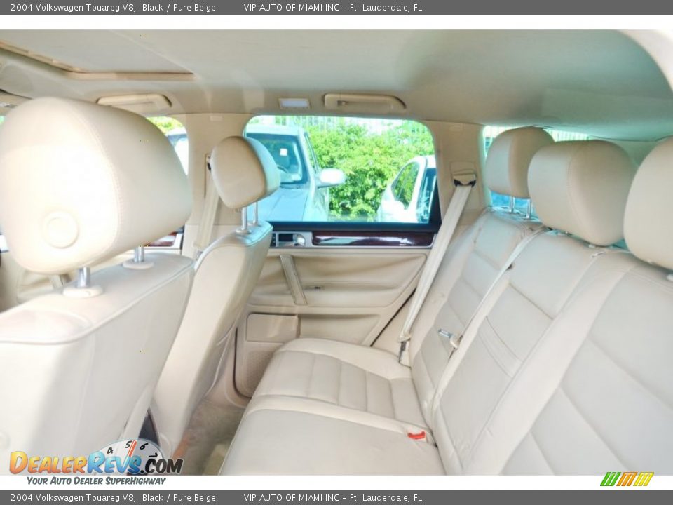 2004 Volkswagen Touareg V8 Black / Pure Beige Photo #31
