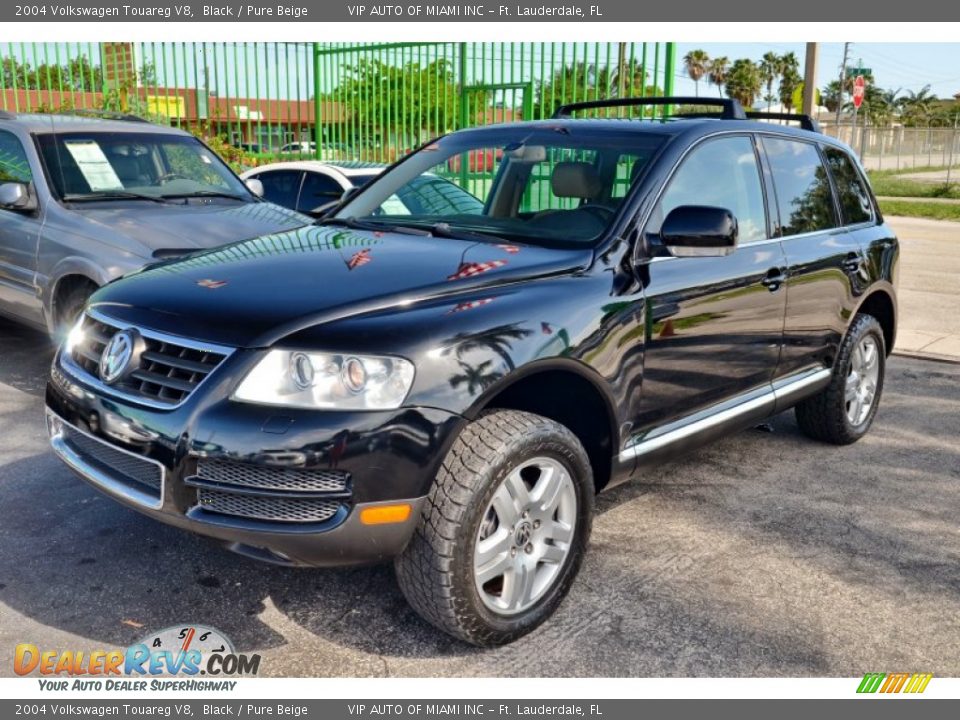 2004 Volkswagen Touareg V8 Black / Pure Beige Photo #34