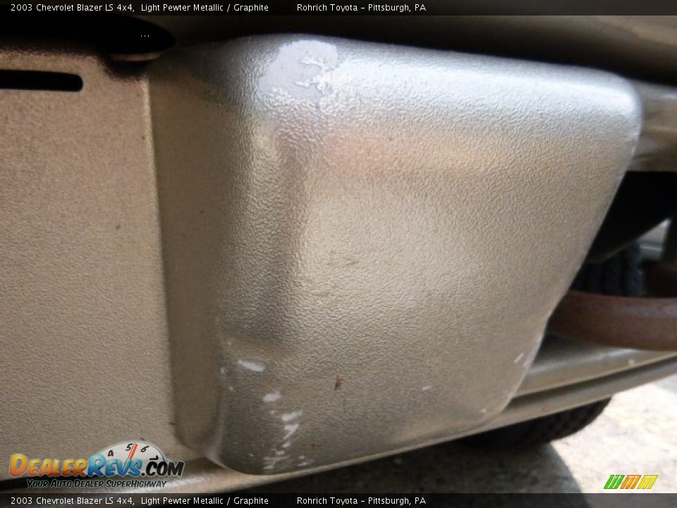2003 Chevrolet Blazer LS 4x4 Light Pewter Metallic / Graphite Photo #7
