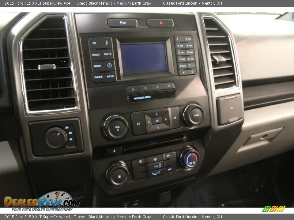 2015 Ford F150 XLT SuperCrew 4x4 Tuxedo Black Metallic / Medium Earth Gray Photo #7
