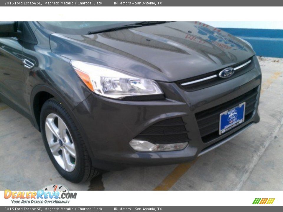 2016 Ford Escape SE Magnetic Metallic / Charcoal Black Photo #4