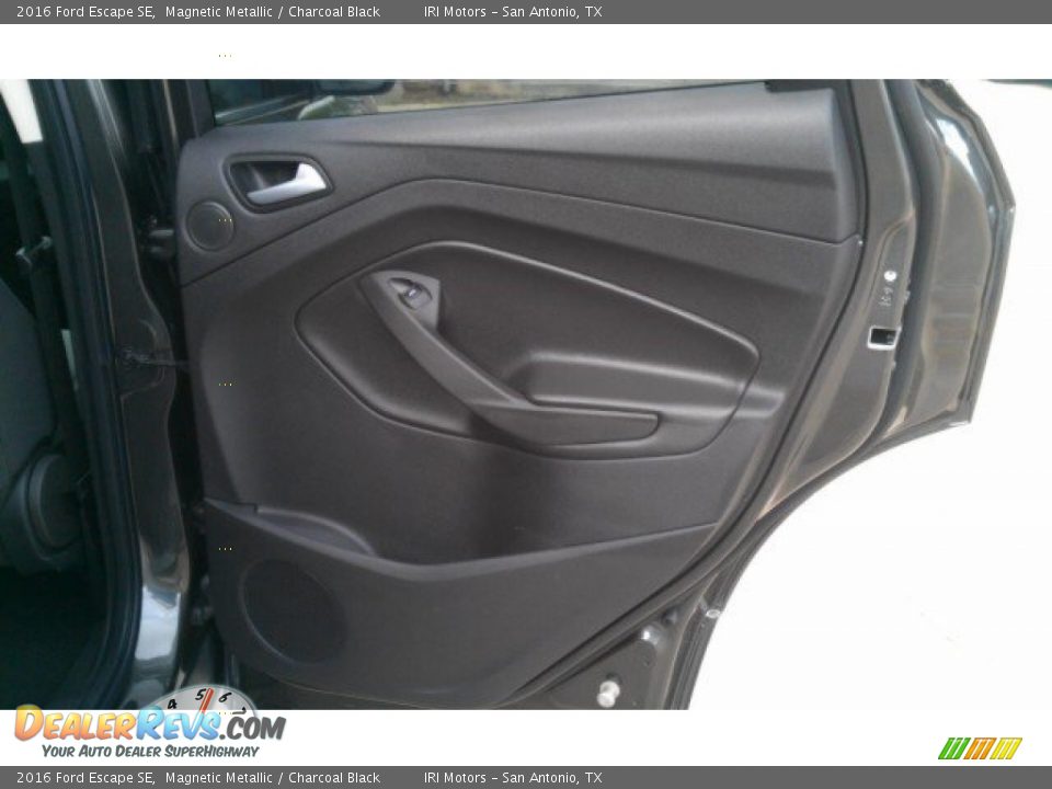 2016 Ford Escape SE Magnetic Metallic / Charcoal Black Photo #24