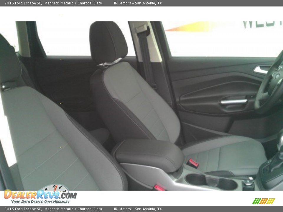 2016 Ford Escape SE Magnetic Metallic / Charcoal Black Photo #29
