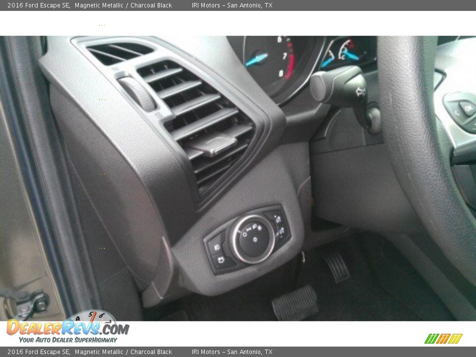 2016 Ford Escape SE Magnetic Metallic / Charcoal Black Photo #34