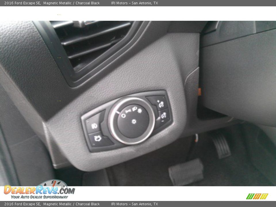 2016 Ford Escape SE Magnetic Metallic / Charcoal Black Photo #35