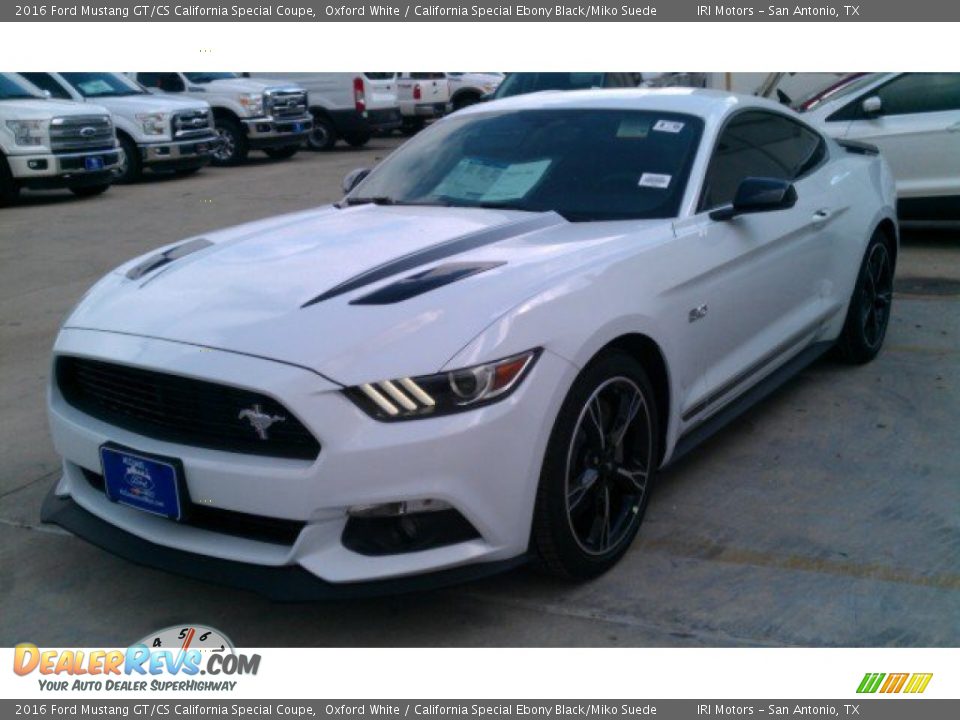 Front 3/4 View of 2016 Ford Mustang GT/CS California Special Coupe Photo #9