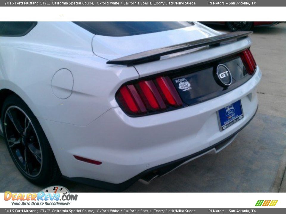 2016 Ford Mustang GT/CS California Special Coupe Oxford White / California Special Ebony Black/Miko Suede Photo #11