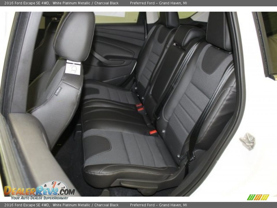 2016 Ford Escape SE 4WD White Platinum Metallic / Charcoal Black Photo #8