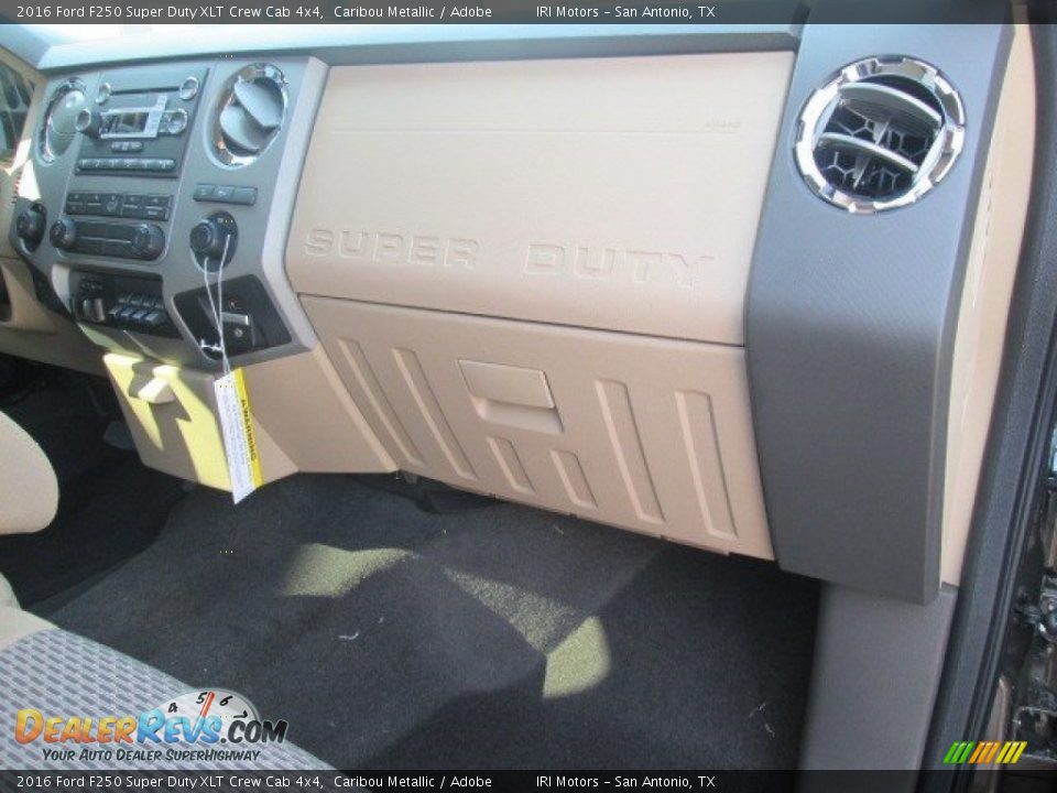 2016 Ford F250 Super Duty XLT Crew Cab 4x4 Caribou Metallic / Adobe Photo #15