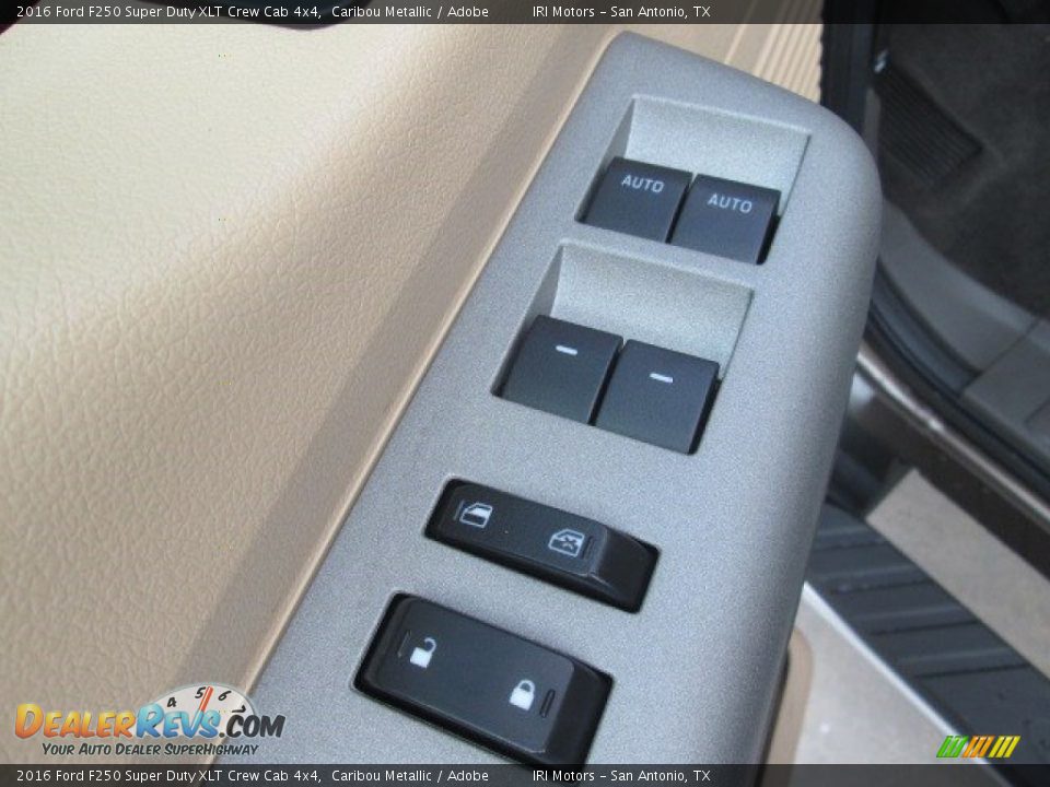 2016 Ford F250 Super Duty XLT Crew Cab 4x4 Caribou Metallic / Adobe Photo #20