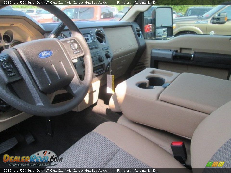 2016 Ford F250 Super Duty XLT Crew Cab 4x4 Caribou Metallic / Adobe Photo #25