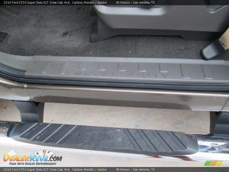 2016 Ford F250 Super Duty XLT Crew Cab 4x4 Caribou Metallic / Adobe Photo #26