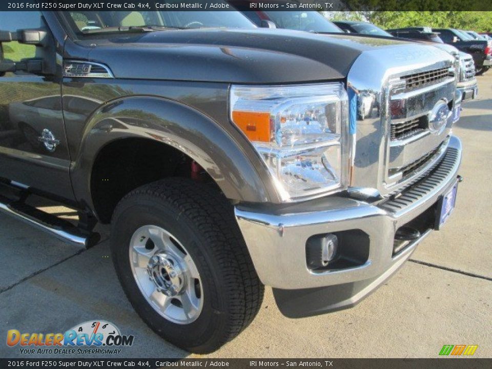2016 Ford F250 Super Duty XLT Crew Cab 4x4 Caribou Metallic / Adobe Photo #31