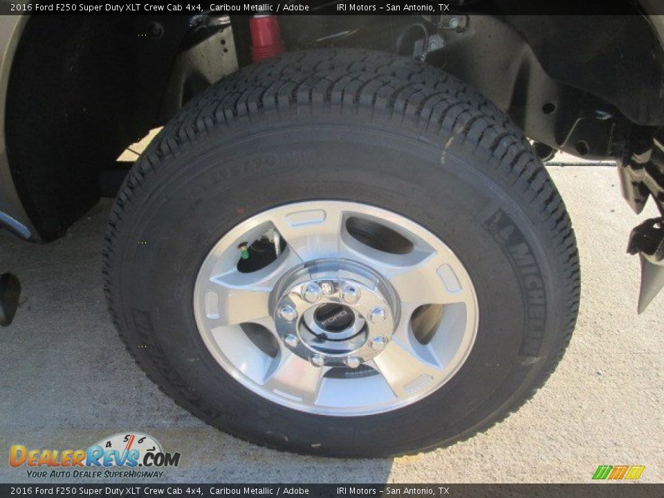 2016 Ford F250 Super Duty XLT Crew Cab 4x4 Caribou Metallic / Adobe Photo #33