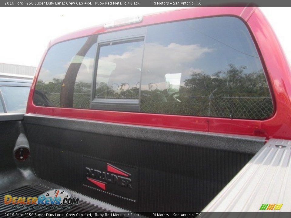 2016 Ford F250 Super Duty Lariat Crew Cab 4x4 Ruby Red Metallic / Black Photo #32